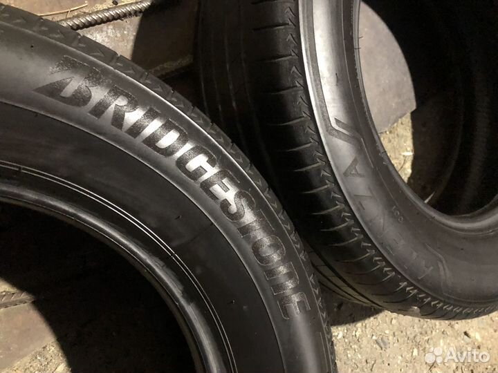 Bridgestone Alenza 001 215/65 R16