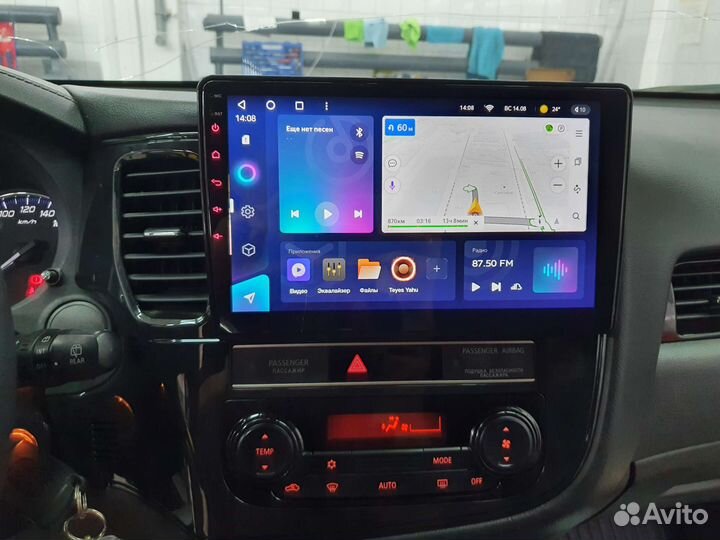 Автомагнитола Teyes на Mitsubishi Outlander 3
