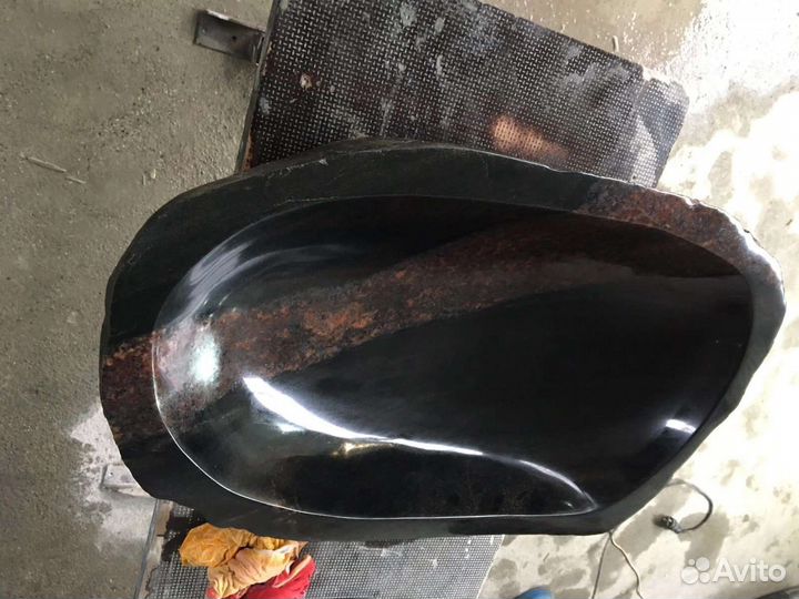 Раковина из камня