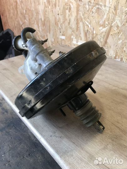 Усилитель вакуумный тормозной, с главным тормозным