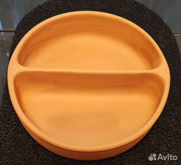 Глиняный горшок для цветов