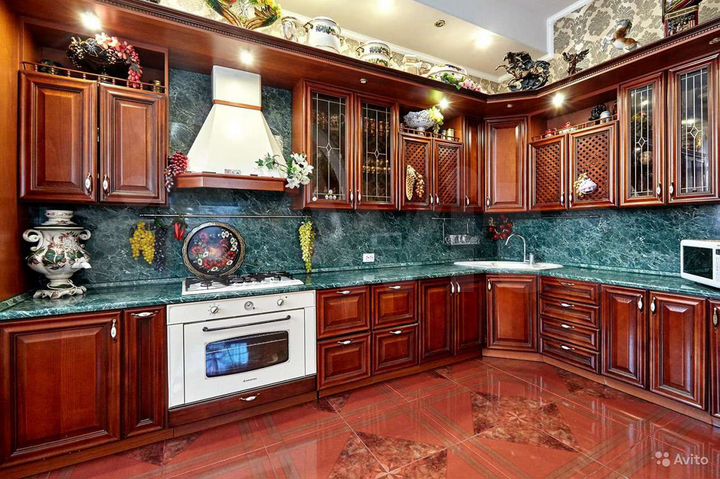 Дом 420 м² на участке 6 сот.