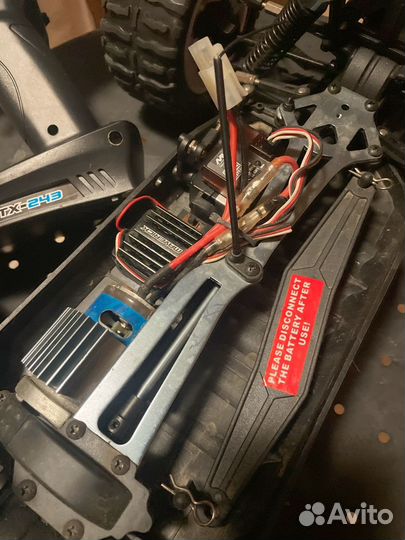 Машинка на пульте управления большая