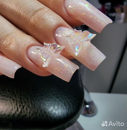 Нужна модель на маникюр