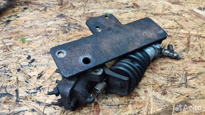 Распределитель усилия тормоза VW LT 2000 год