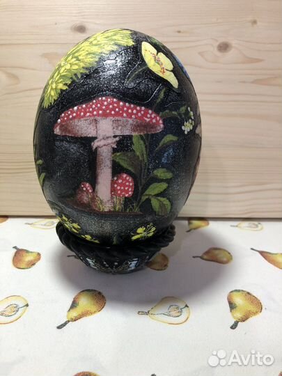 Яйцо пасхальное страусиное