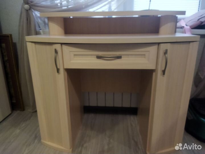 Туалетный столик с зеркалом бу