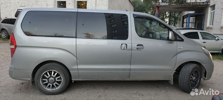 Hyundai Grand Starex 2.5 AT, 2011, 195 000 км