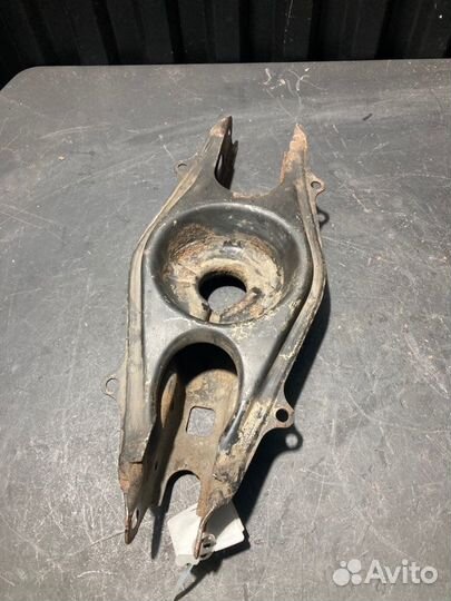 Рычаг нижний задний Mercedes-Benz C-Class W204