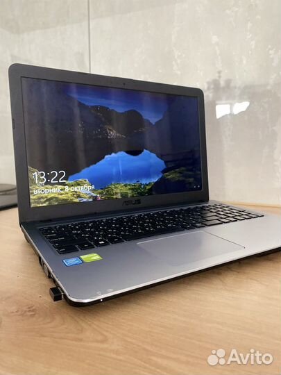 Ноутбук asus