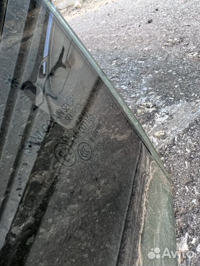 Стекло водительской и зад лев двери Cadillac bls