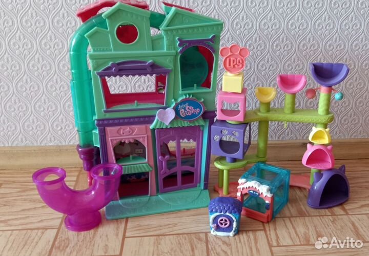Домик и фигурки LPS