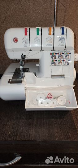 Оверлок comfort 110