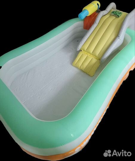 Детский надувной бассейн с горкой