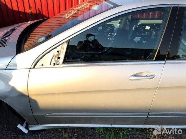 Дверь Mercedes R-Class W251 272.967 2006