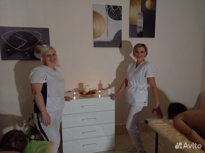 Массажистка