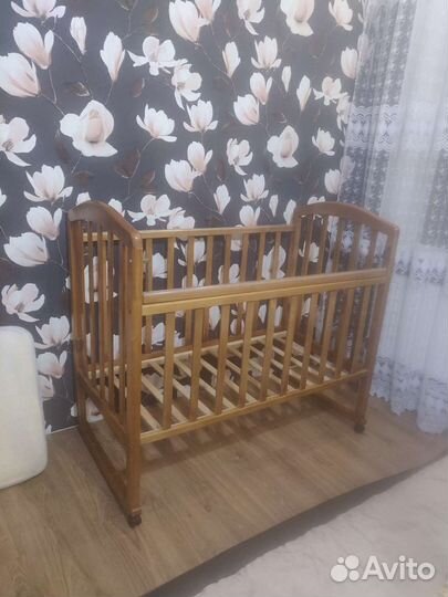 Детская кроватка