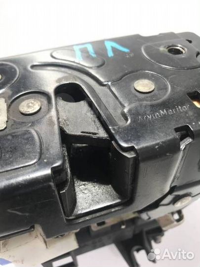 Замок задней левой двери Volkswagen Touareg