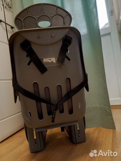 Детское кресло на велосипед заднее