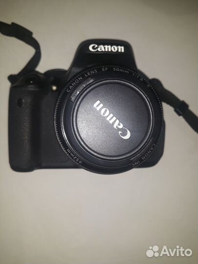 Зеркальный фотоаппарат Canon 600D