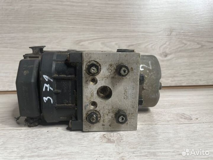 Блок ABS Volkswagen Passat B5 1.6 AHL 1998