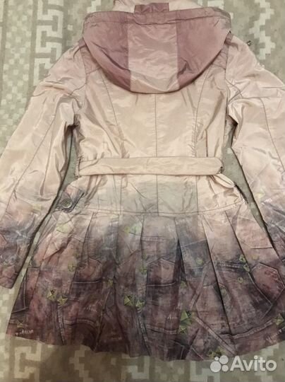 Плащ на девочку р.146, утепленный, нарядный