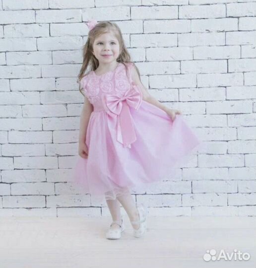 Нарядное розовое платье для девочки 5 лет