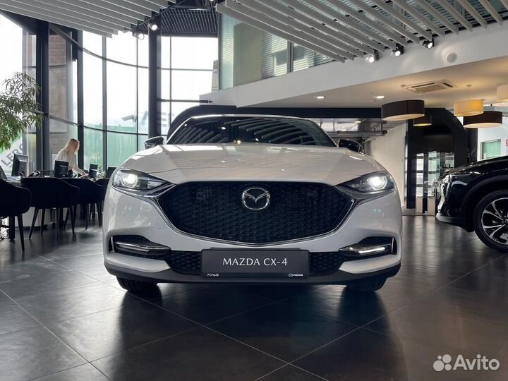 Mazda CX-4, 2022