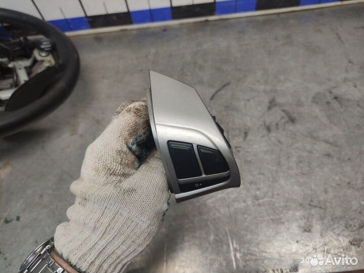 Кнопка многофункциональная правая Ssang Yong