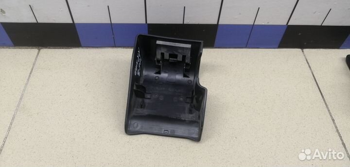 Крышка кронштейна сиденья Land Cruiser (150) -Prad