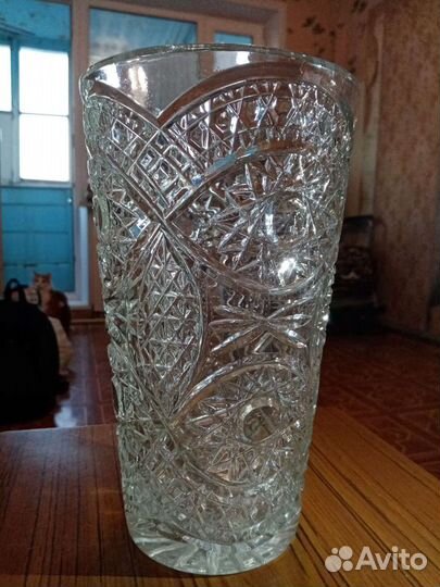 Хрустальная ваза