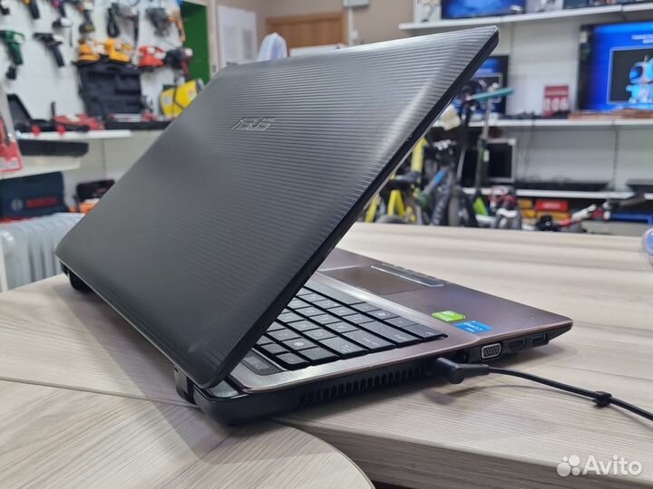 Ноутбук asus i3-2310M/GeForce 610M/500HDD/4RAM T01