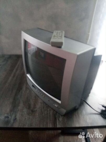 Телевизор JVC