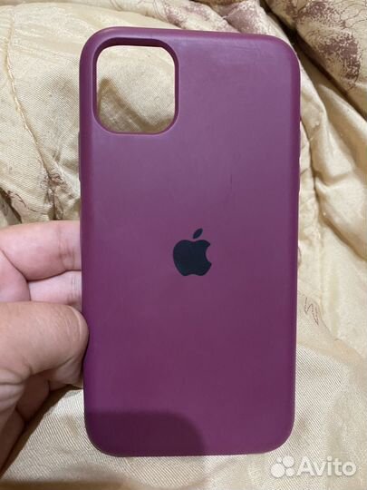 Чехлы на iPhone 11