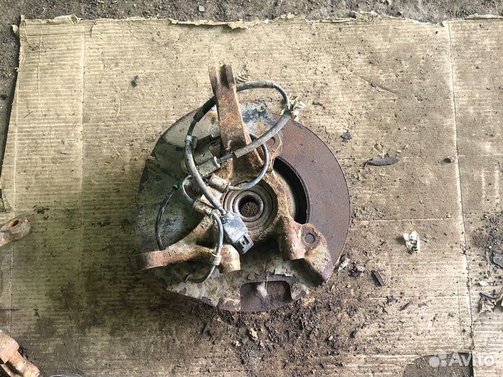 Kia rio 2 кулак поворотный