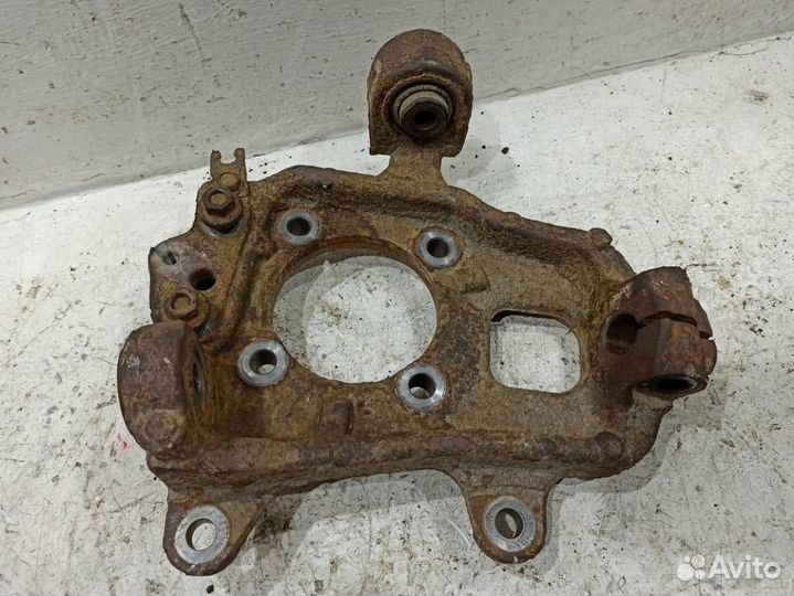 Кулак задний правый 430181LB0A