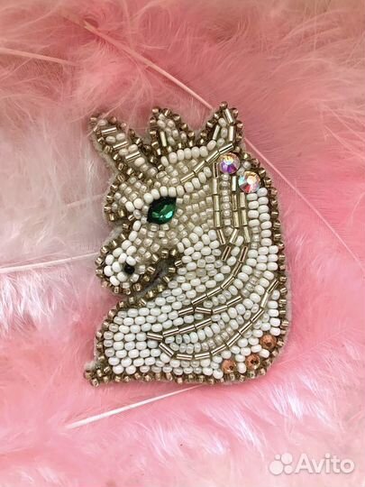 Брошь из бисера