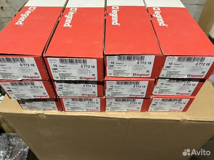 Legrand mosaic 077218 розетка красная 2K+3