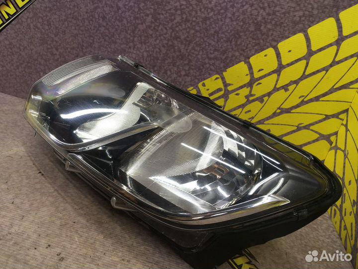 Стекло левой фары Фара на запчасти Сандеро 2 Логан