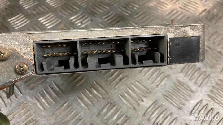 Блок управления двс Toyota Hilux Surf 3Y 4Runner