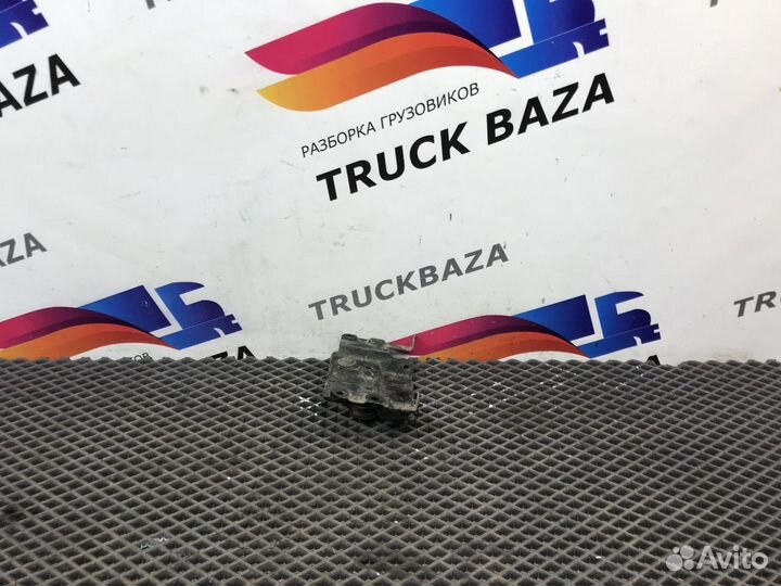 Ответная часть замка капота Mercedes-Benz Actros