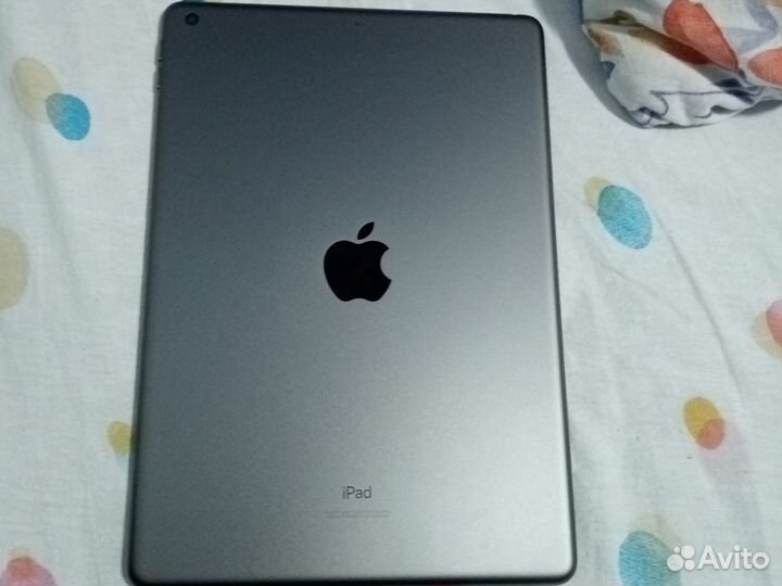 iPad 10.2