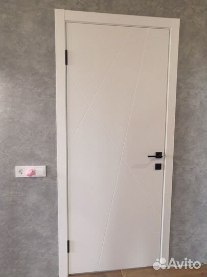 Межкомнатные двери белые геометрия
