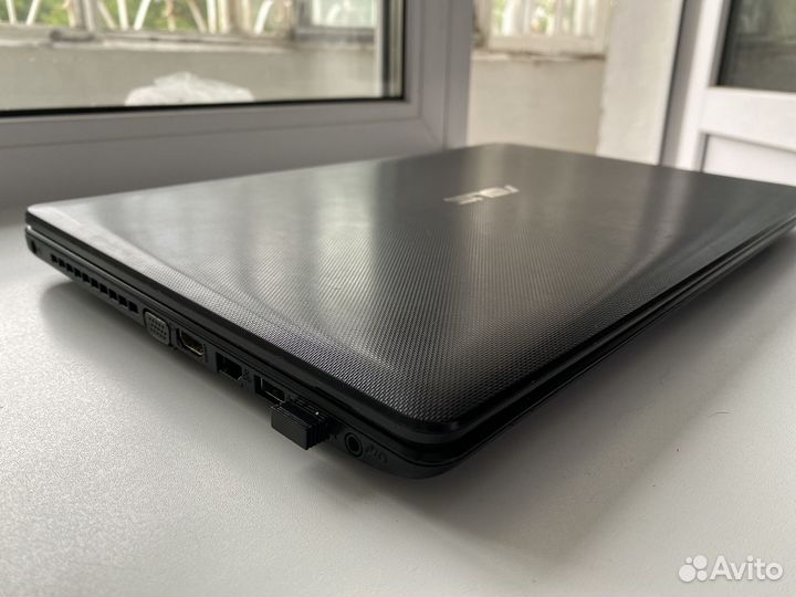 Ноутбук Asus