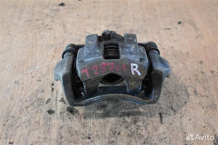 Суппорт тормозной передний правый Mercedes-Benz