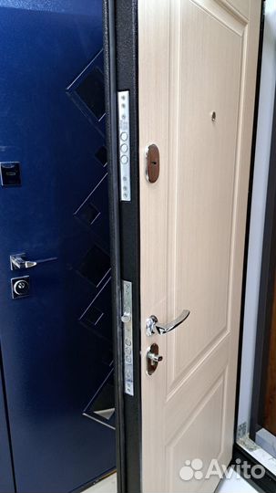 Дверь входная 