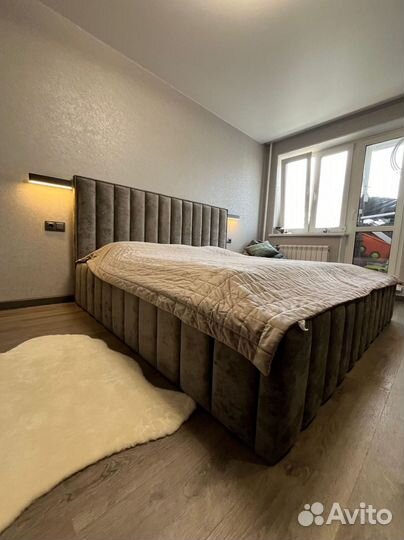 Кровать с изголовьем