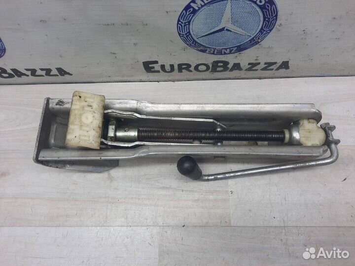 Домкрат Mercedes W221
