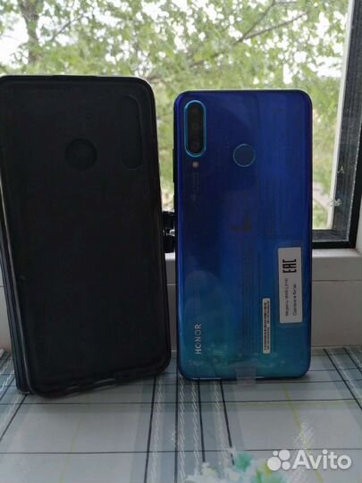 Телефон Honor 20 lite