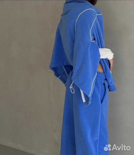 Спортивный костюм женский